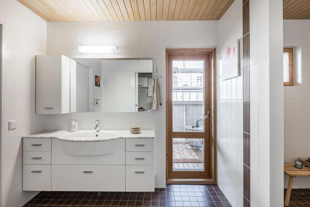 Spacious Home With Four Terrace, Sauna, Sea View Helsinki Esterno foto