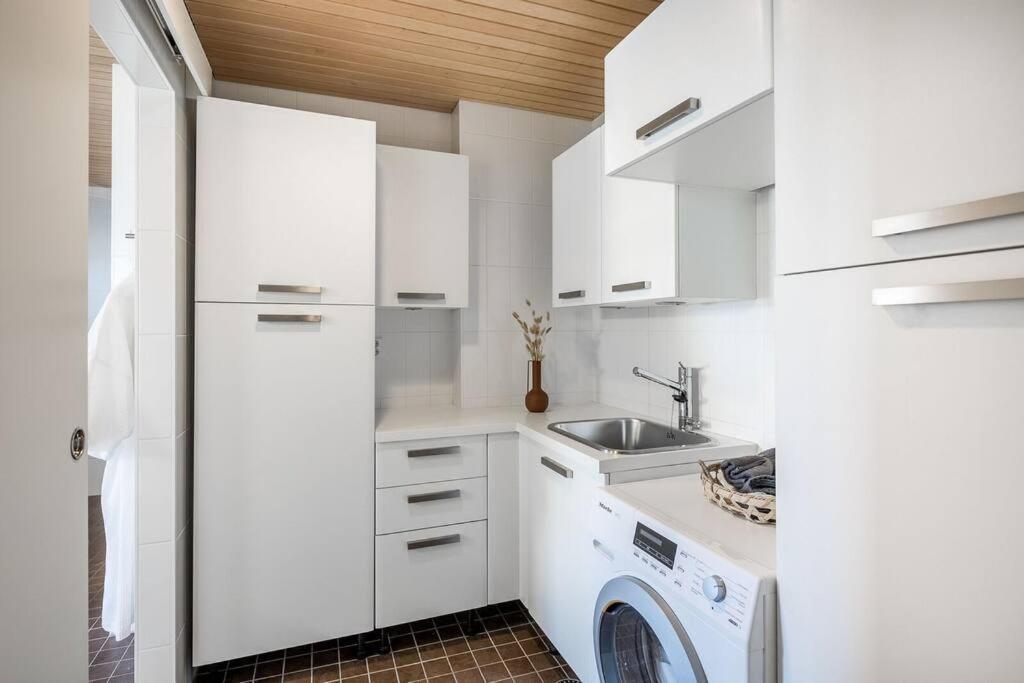 Spacious Home With Four Terrace, Sauna, Sea View Helsinki Esterno foto