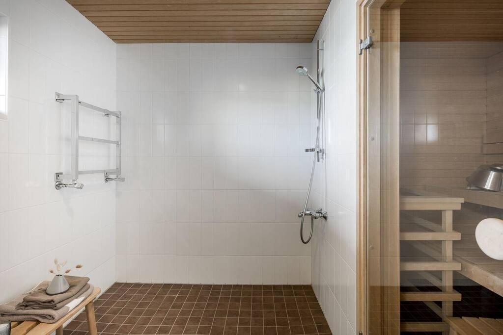 Spacious Home With Four Terrace, Sauna, Sea View Helsinki Esterno foto